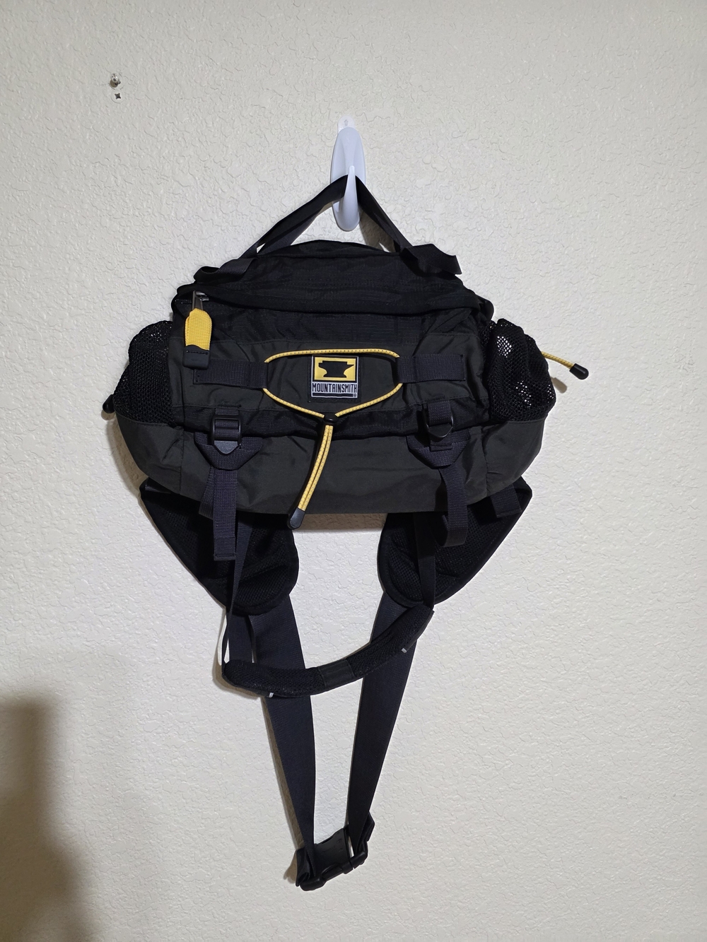 Mountain Smith Hiking Medium Backpack With Waist Belt.
